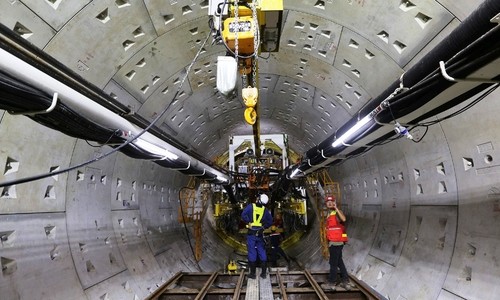 Mục kích đường hầm metro 15 mét vừa được robot 300 tấn thi công