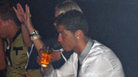 Nếu cập bến Fortuna Cologne, Ronaldo sẽ được uống bia suốt đời
