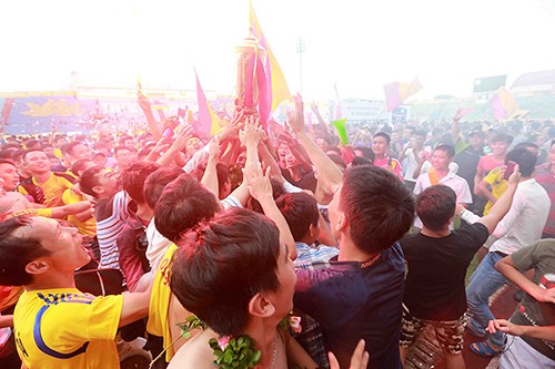 Nam Định trở lại 'mái nhà xưa' V-League sau 7 năm xa cách