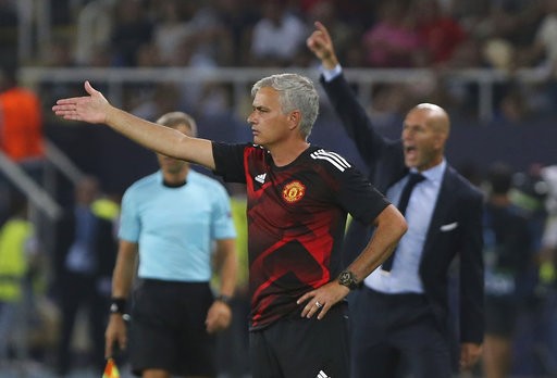 HLV Mourinho không hài lòng với trọng tài vì công nhận bàn thắng không hợp lệ của Real Madrid