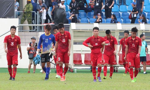 Luôn được đánh giá cao trước mỗi giải đấu nhưng Việt Nam thường xuyên gục ngã trước áp lực.