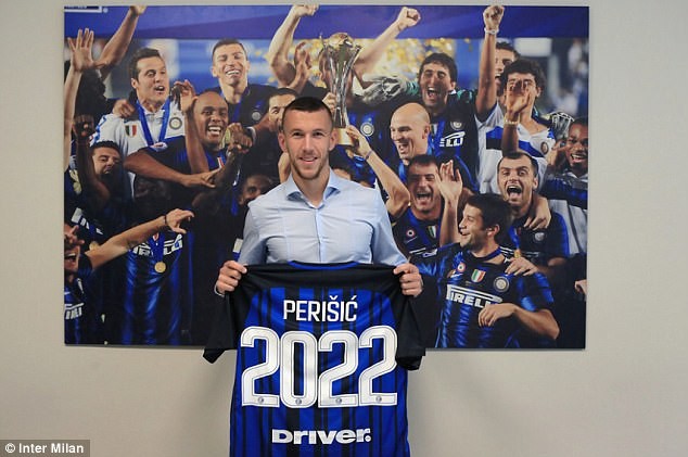 Ivan Perisic chính thức gia hạn hợp đồng với Inter tới năm 2022 