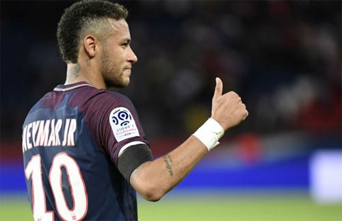 Neymar đang kiếm được gấp nhiều lần so với khi còn chơi cho Barca. Ảnh: Reuters 