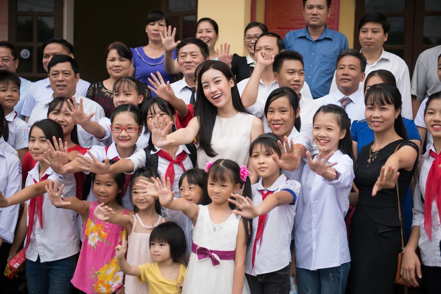 Hoa hậu Mỹ Linh về lại nơi thực hiện dự án Người đẹp Nhân Ái 