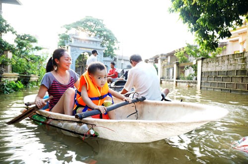 Tin nóng 24H: Dân ngoại thành Hà Nội lo bị 'ngâm nước' như trận lũ lịch sử