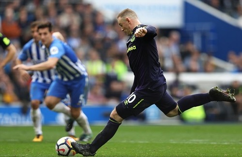 Rooney cứu Everton thoát thua ở phút 90