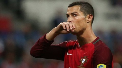 Tuyển Bồ Đào Nha gạch tên Ronaldo