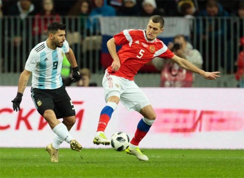 Aguero ghi bàn duy nhất cho Argentina. Ảnh: Reuters