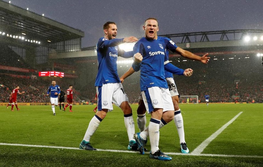 Rooney trở thành người hùng của Everton trong trận derby Merseyside thứ 229 đêm qua