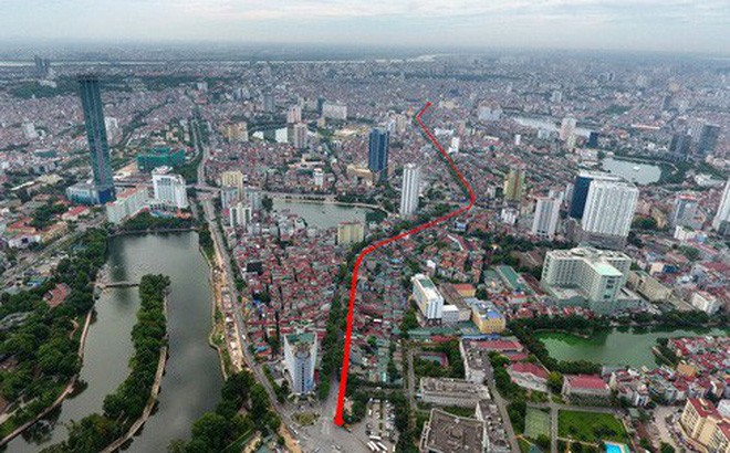 Đường mới từ Voi Phục đến Hoàng Cầu (nằm trong tuyến vành đai 1 thuộc 2 quận Đống Đa và Ba Đình, Hà Nội) dài hơn 2,2 km được đầu tư với tổng kinh phí 7.779,3 tỉ đồng - Ảnh: Zing