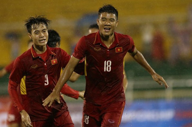 Đức Chinh ghi bàn cho U23 Việt Nam trước U23 Palestine 