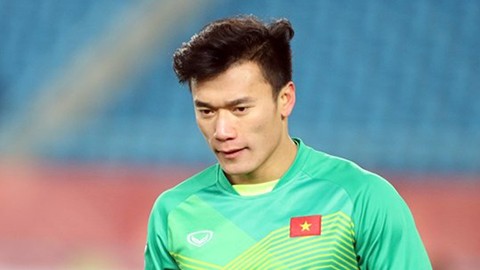Thủ môn Bùi Tiến Dũng bị thầy 'bắt lỗi' ở giải U23 châu Á