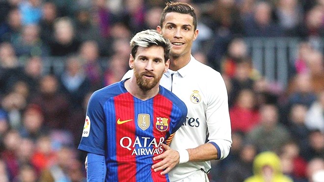 Yêu sách 'dị' của Ronaldo: Lương cao hơn Messi 1 euro!
