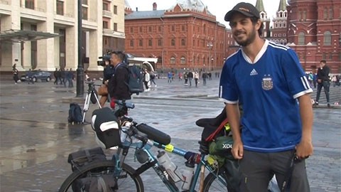 CĐV Argentina đạp xe 3 tháng sang Nga cổ vũ đội nhà