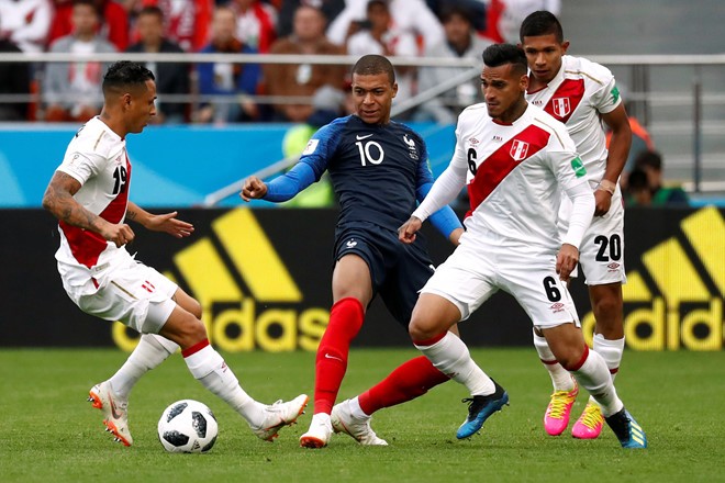 Pháp vào vòng 1/8 World Cup nhờ bàn thắng lịch sử của Mbappe