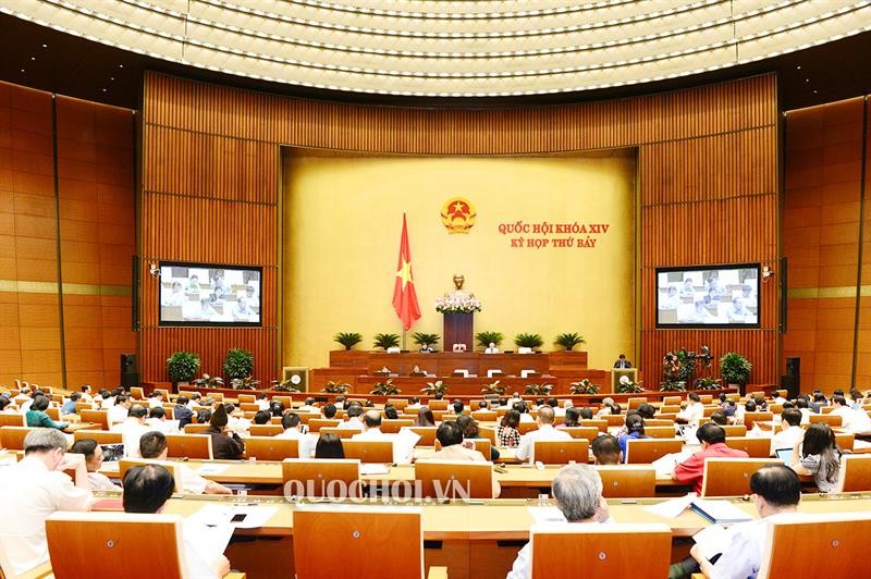 Quốc hội thảo luận về kinh tế xã hội
