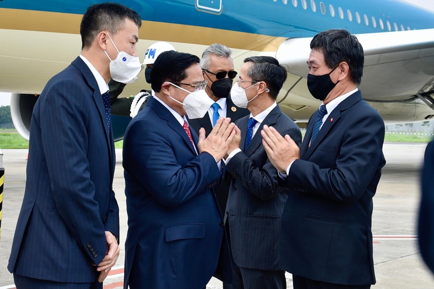 Thủ tướng Phạm Minh Chính đến Indonesia, bắt đầu chuyến công tác tham dự Hội nghị các Nhà Lãnh đạo ASEAN. Ảnh: VGP/Nhật Bắc