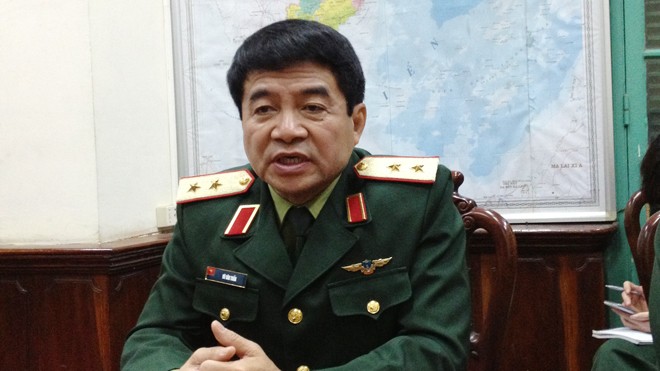Trung tướng Võ Văn Tuấn trao đổi cùng báo chí sáng 17/3. 