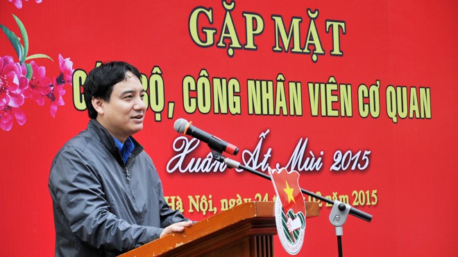 Đồng chí Nguyễn Đắc Vinh phát biểu tại buổi gặp mặt cán bộ, công nhân viên cơ quan xuân Ất Mùi 2015. Ảnh: Tuấn Nguyễn