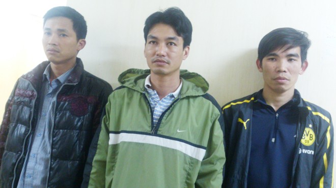 Ba đối tượng Hiệp, Tùng, Quang (từ trái qua)