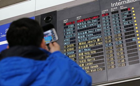 Những người ở Bắc Kinh vẫn đang lo lắng về chiếc máy bay Boeing mất tích sau nhiều giờ.
