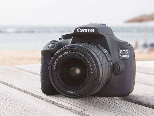 Canon tung máy ảnh EOS 1200D giá 450 USD