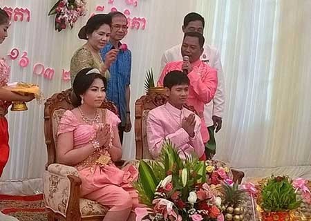 con gái độc nhất của cựu lãnh đạo Khmer Đỏ Pol Pot làm đám cưới.