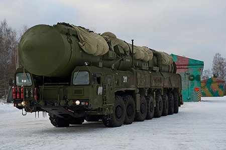 Xe chuyên chở tên lửa đạn đạo liên lục địa của Nga. Ảnh: Armyrecognition.com 