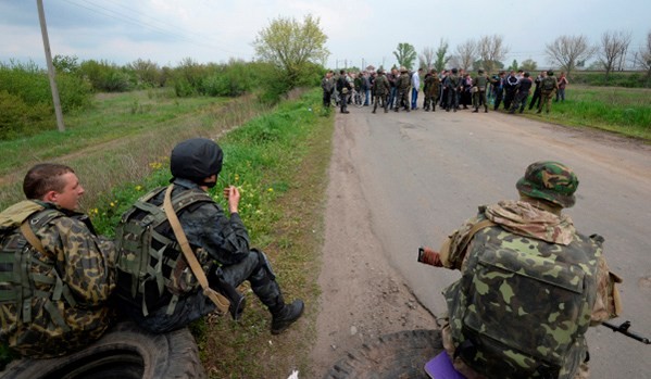 Bản tin 20H: Súng lại nổ miền đông Ukraine, thêm thương vong
