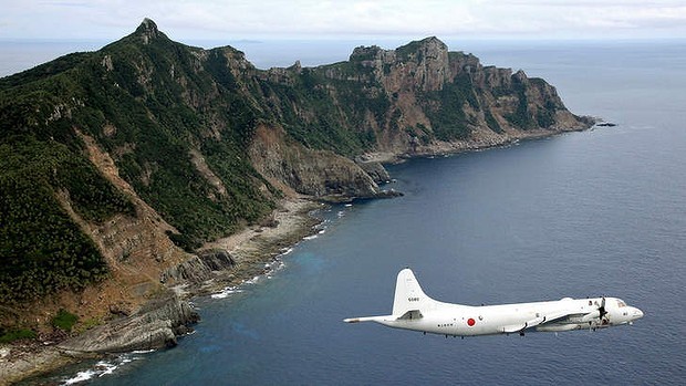 Một máy bay của Lực lượng phòng vệ Nhật Bản đi tuần trên biển Hoa Đông