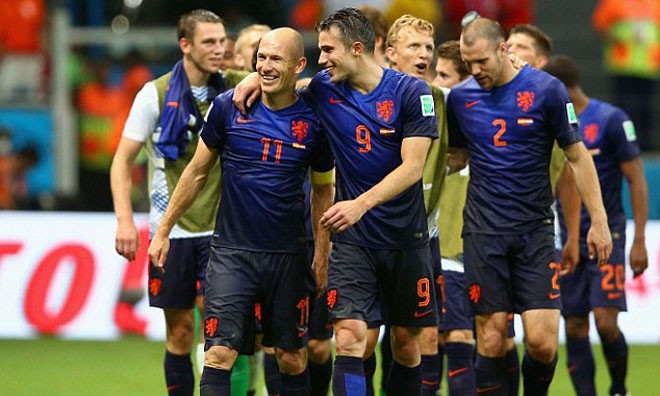 TIN NHANH World Cup tối 28/6: Hà Lan sốt ruột chờ tin Robben