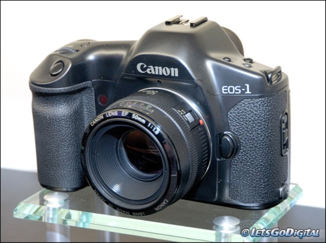 Canon EOS-1 sinh nhật lần thứ 25