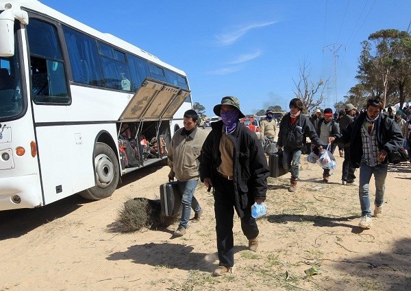 Lao động Việt Nam sơ tán khỏi Libya hồi năm 2011 (Nguồn: TTXVN)