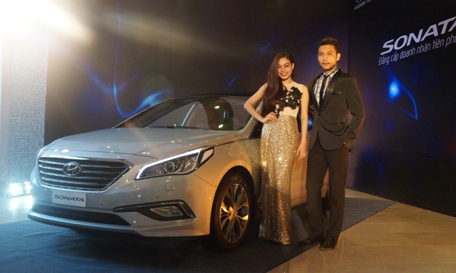 Hyundai Sonata 2015 giá 1,06 tỷ đồng về Việt Nam