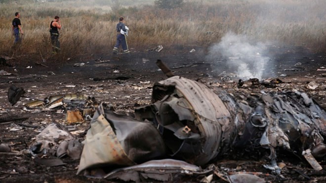 Hiện trường vụ rơi máy bay MH17 hôm 17/7 gần Grabovo tại Donetsk, miền đông Ukraine. 