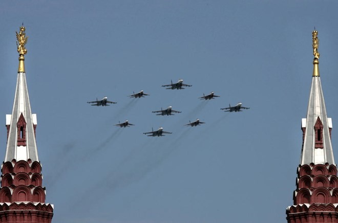 Máy bay Nga diễu qua Quảng trường Đỏ (Nguồn: AFP)