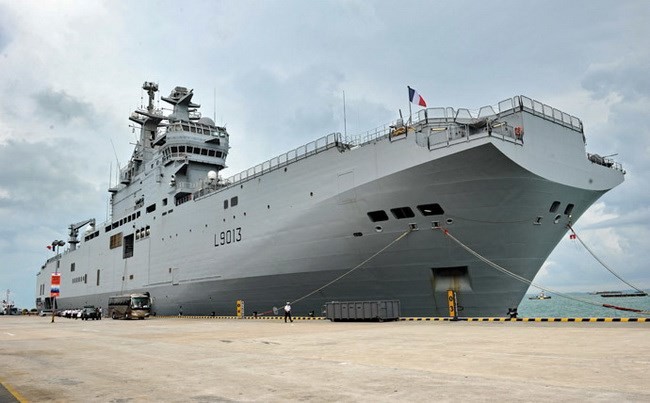 Tàu chiến Mistral. Ảnh: AFP.