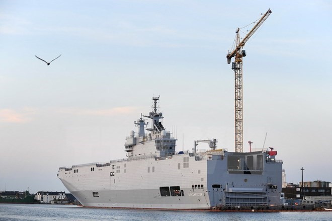 Tàu thủy - lục chiến Vladivostok, lớp Mistral LHD do nhà máy đóng tàu của Pháp STX sản xuất theo đơn đặt hàng của Nga. (Nguồn: AFP/TTXVN)