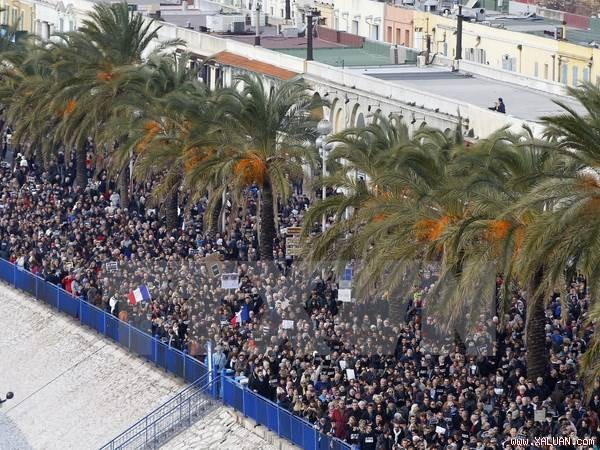Tuần hành tại thành phố Nice ngày 10/1 tưởng niệm 17 người bị sát hại trong 3 ngày diễn ra các vụ khủng bố ở thủ đô Paris.