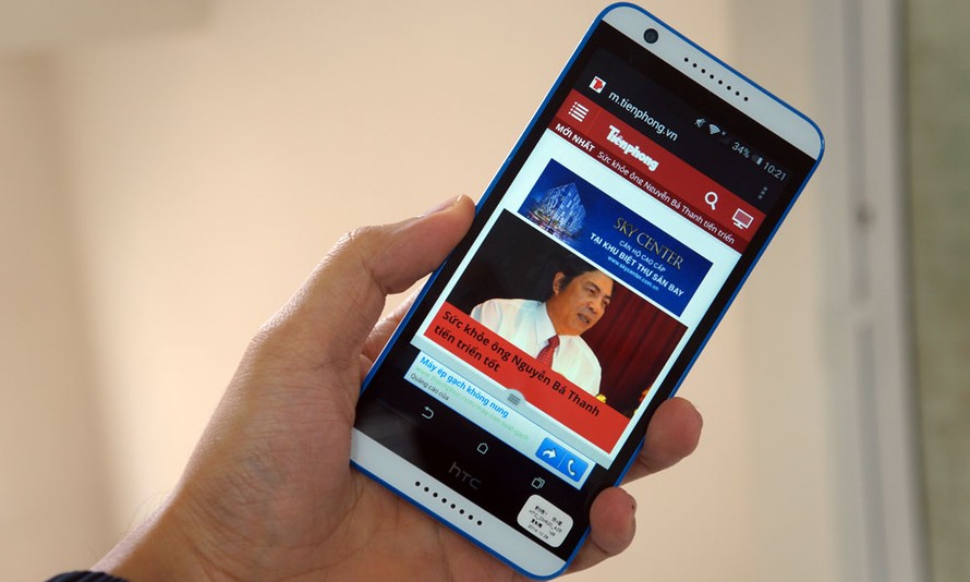 Cận cảnh smartphone thời trang HTC Desire 820s