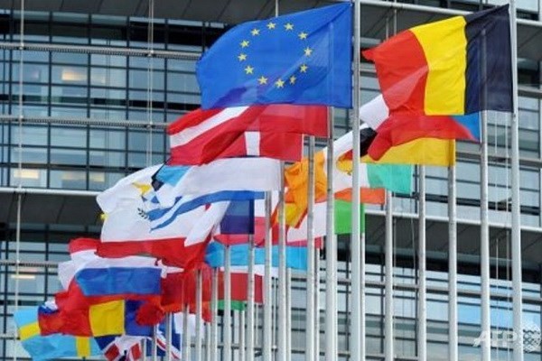 Bản tin 8H: Bảy nước châu Âu ủng hộ dỡ bỏ trừng phạt Nga