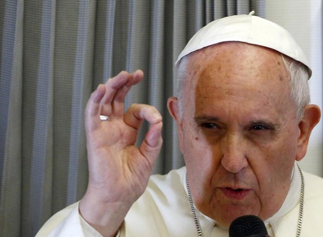 Giáo hoàng Francis I phát biểu trước báo giới. (Nguồn: Reuters)