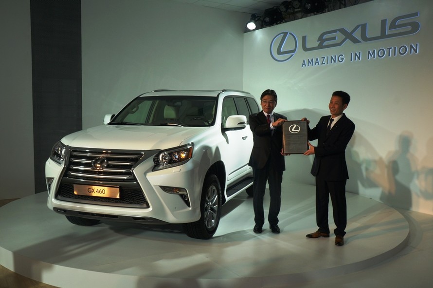 Lexus chính hãng xuất trận hoành tráng tại Hà Nội