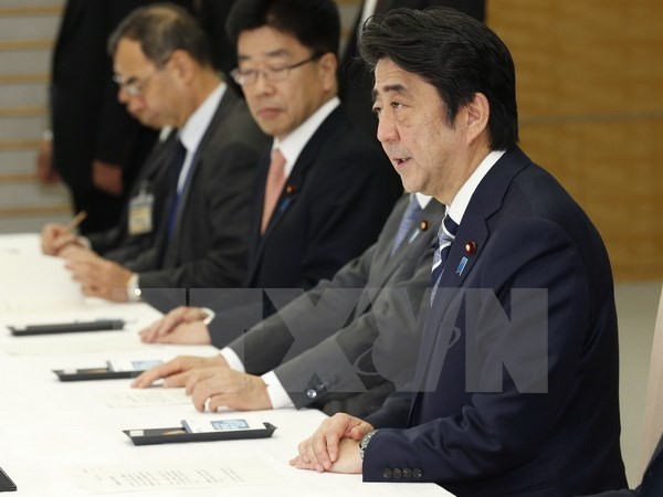 Thủ tướng Shinzo Abe phát biểu trong cuộc họp về con tin Kenji Goto tại văn phòng ở Tokyo ngày 29/1. (Nguồn: AFP/TTXVN)