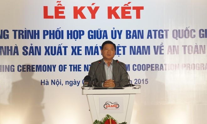 Bộ trưởng GTVT Đinh La Thăng phát biểu tại lễ ký kết
