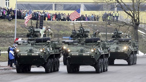 Xe bọc thép Mỹ tham gia duyệt binh kỷ niệm Ngày Độc lập của Estonia