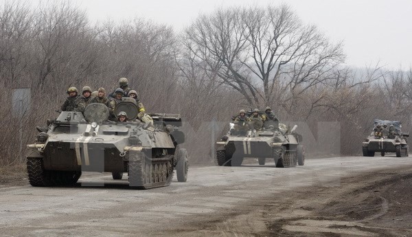Xe quân sự Ukraine tại khu vực Miền Đông. (Nguồn: AFP/TTXVN)