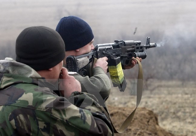 OSCE ghi nhận 24 trường hợp vi phạm lệnh ngừng bắn trong ngày 3/3. (Ảnh: AFP/TTXVN)