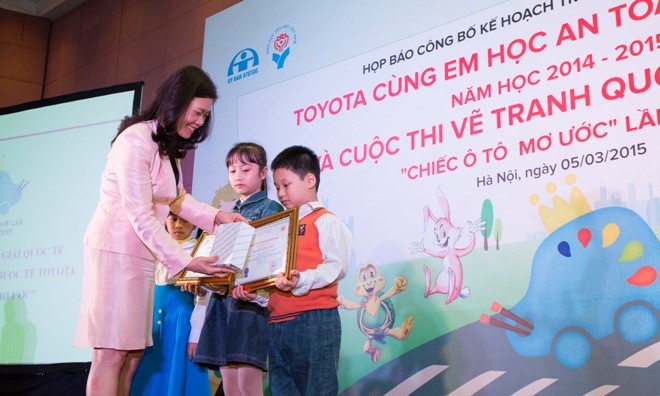 3 em học sinh đã từng đoạt giải quốc tế cuộc thi vẽ tranh 'Chiếc ô tô mơ ước'