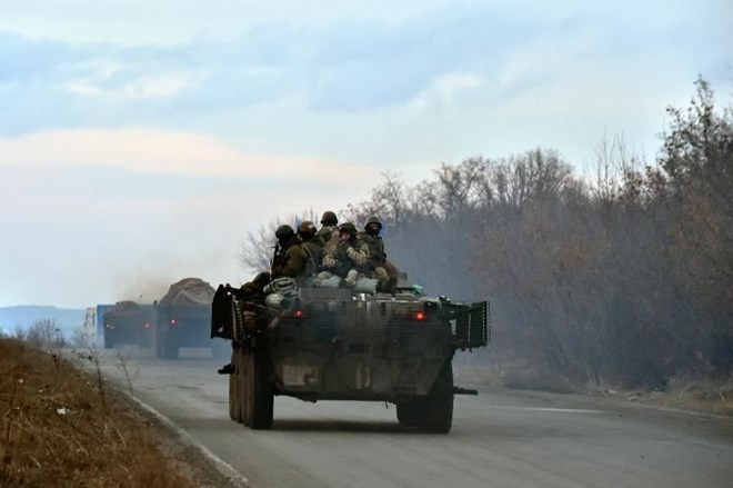 Xe thiết giáp của quân đội Ukraine ở Donetsk, miền Đông Ukraine, ngày 6/3. (Nguồn: AFP) 